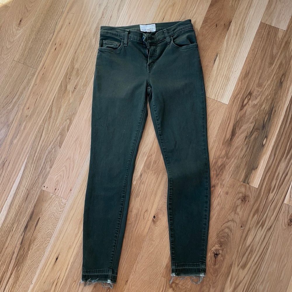 Current/Elliott Green Jeans w/ slight fringe bottoms. BARELY WORN!